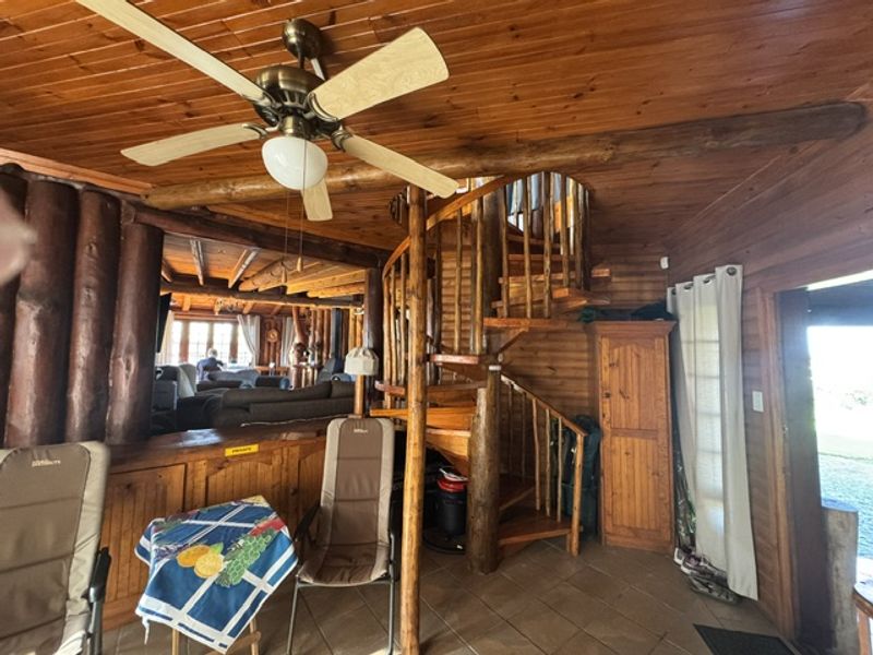 WOODCRAFTED GEM IN BOGGOMSBAAI - Photo 10