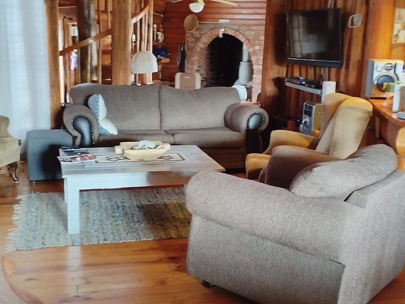 WOODCRAFTED GEM IN BOGGOMSBAAI - Photo 7