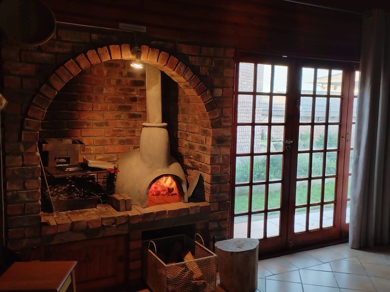 WOODCRAFTED GEM IN BOGGOMSBAAI - Photo 6