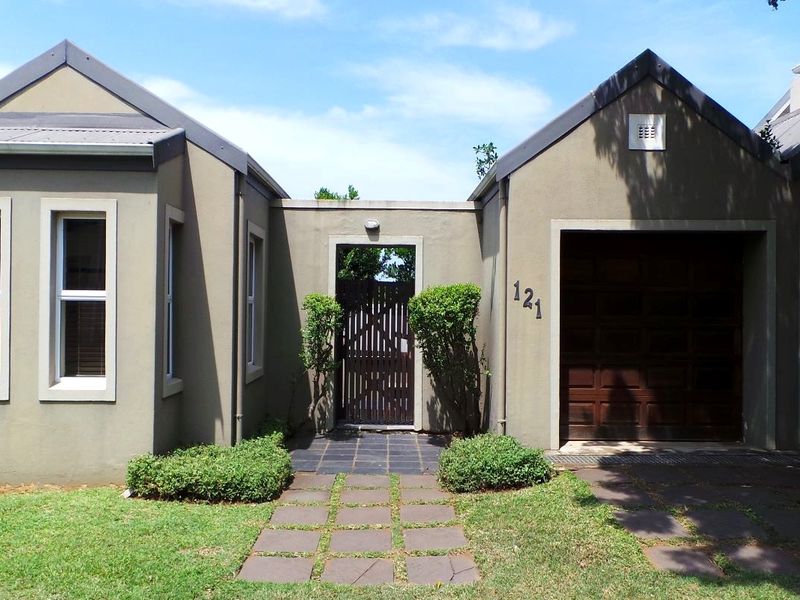 A supurb home nestled in the gorgeous greenbelt of PG - Photo 6