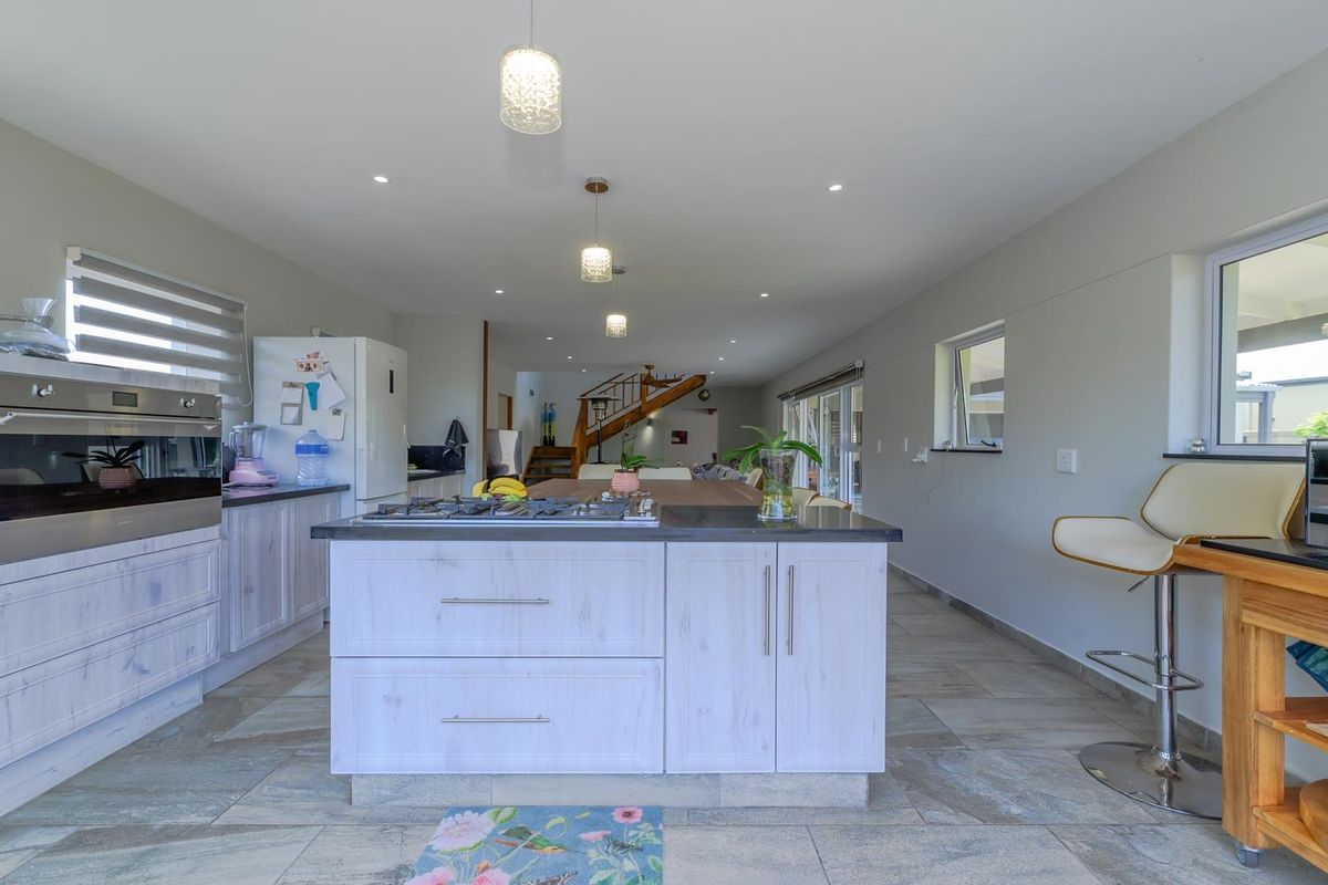A magnificent home in the popular Prince's Grant Golf Estate - Photo 4