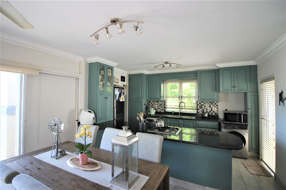 Renovators Dream in Excellent  Location - Photo 5