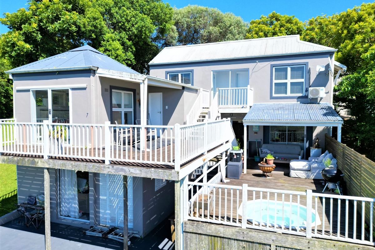 Renovators Dream in Excellent  Location - Photo 2