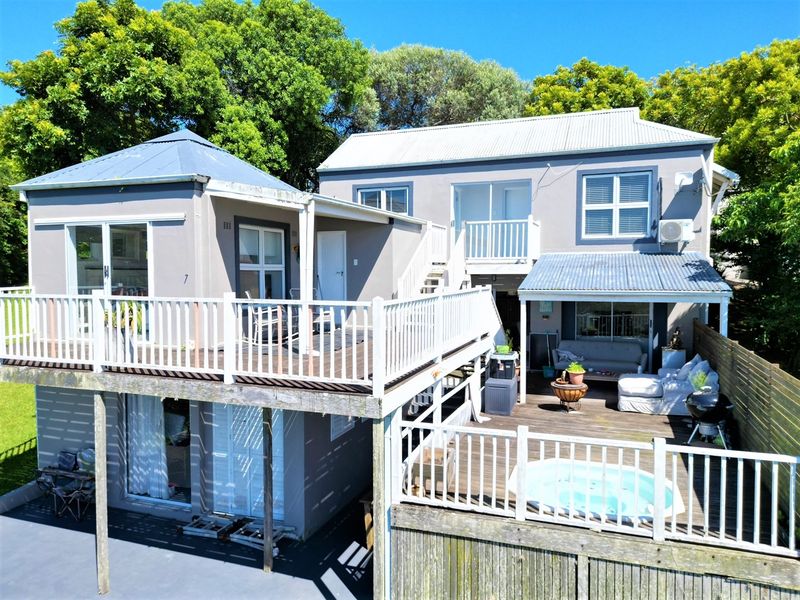 Renovators Dream in Excellent  Location - Photo 2