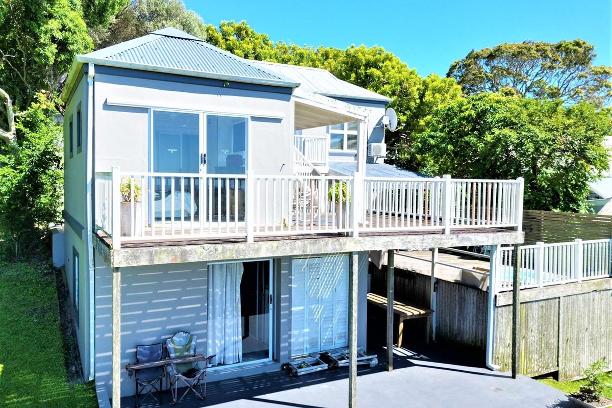 Renovators Dream in Excellent  Location - Photo 3