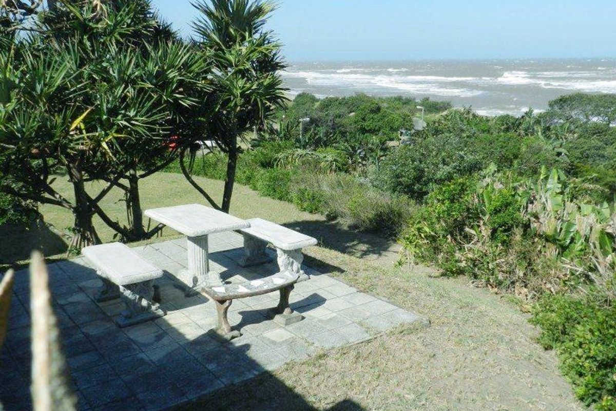 Beachfront Fully Furnished Retreat at Tugela Mouth - Photo 3