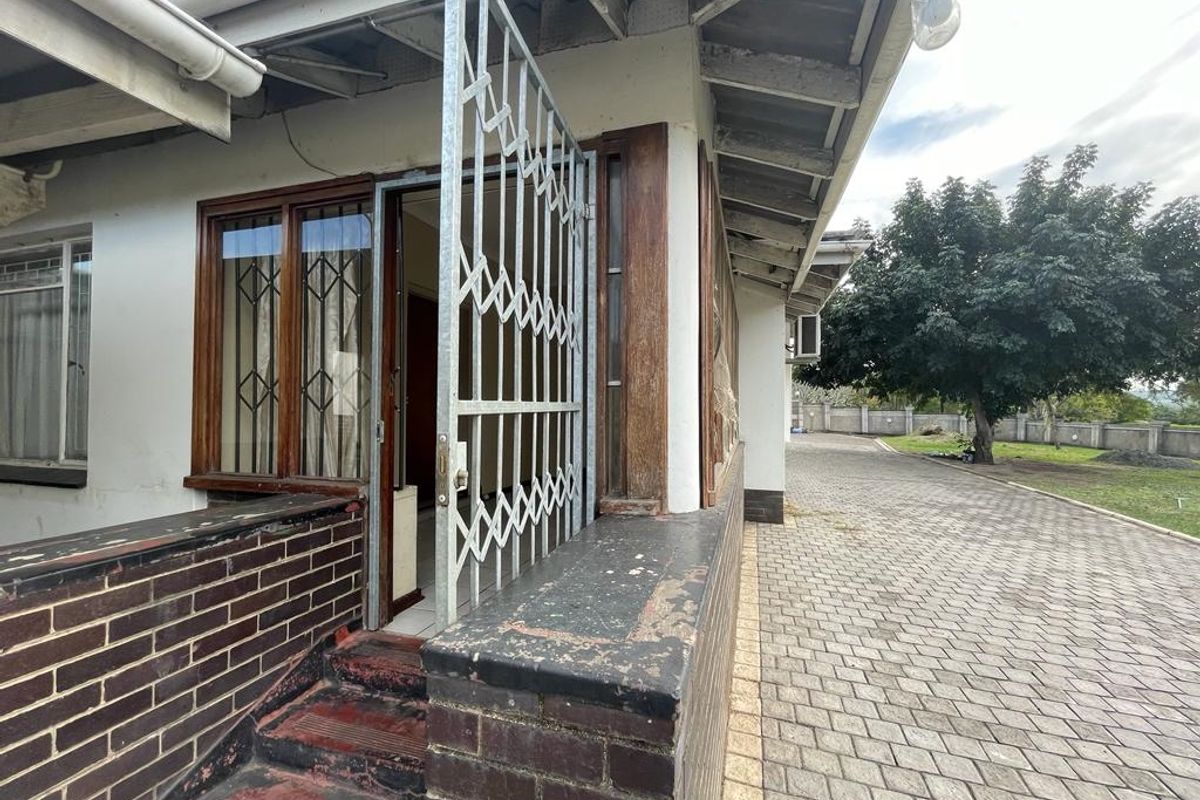 Lovely spacious home in Jackelberry Estate - Photo 3