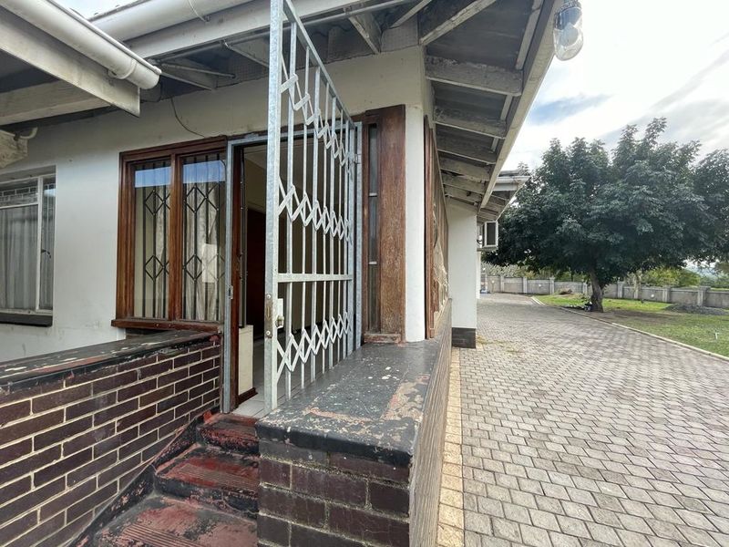 Lovely spacious home in Jackelberry Estate - Photo 3