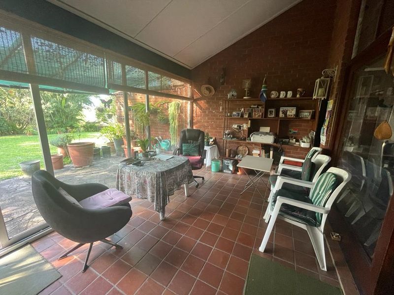 Beautifully positioned in a lovely Culdesac - Photo 9