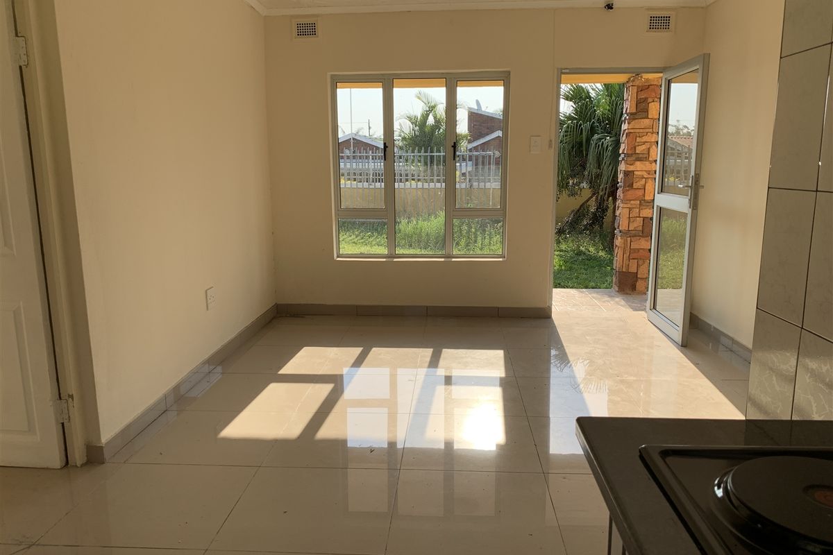 Newly Renovated Home - Photo 2