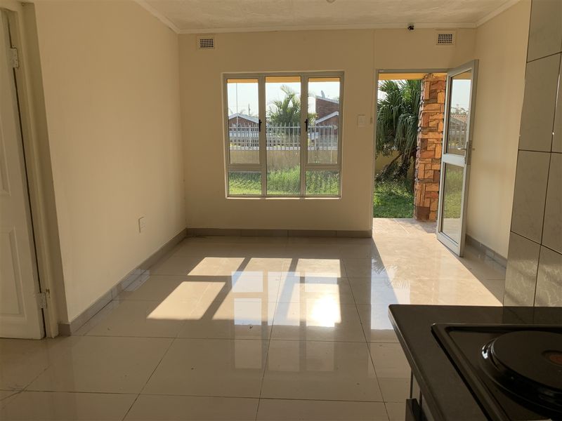 Newly Renovated Home - Photo 2