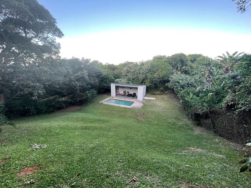 Prime beach front property in Zinkwazi Beach - Photo 1