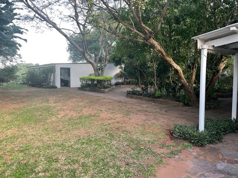 Prime beach front property in Zinkwazi Beach - Photo 2