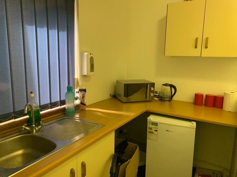 Office for Sale in Clarendon R1 290 000 + Vat. - Photo 6