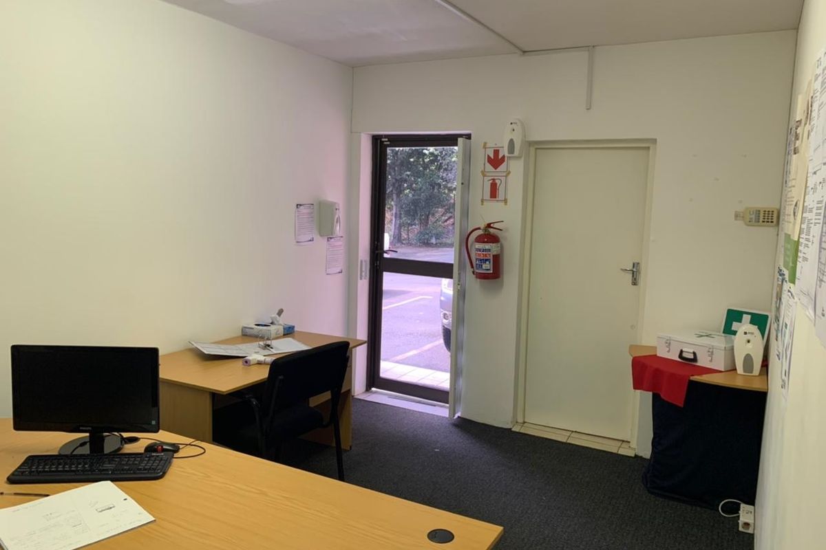 Office for Sale in Clarendon R1 290 000 + Vat. - Photo 3