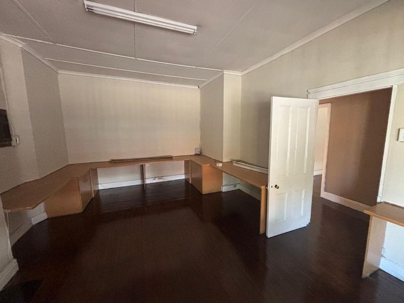 Pietermaritzburg Central 140sqm Office to Rent at R15000-00 per month plus Vat - Photo 7