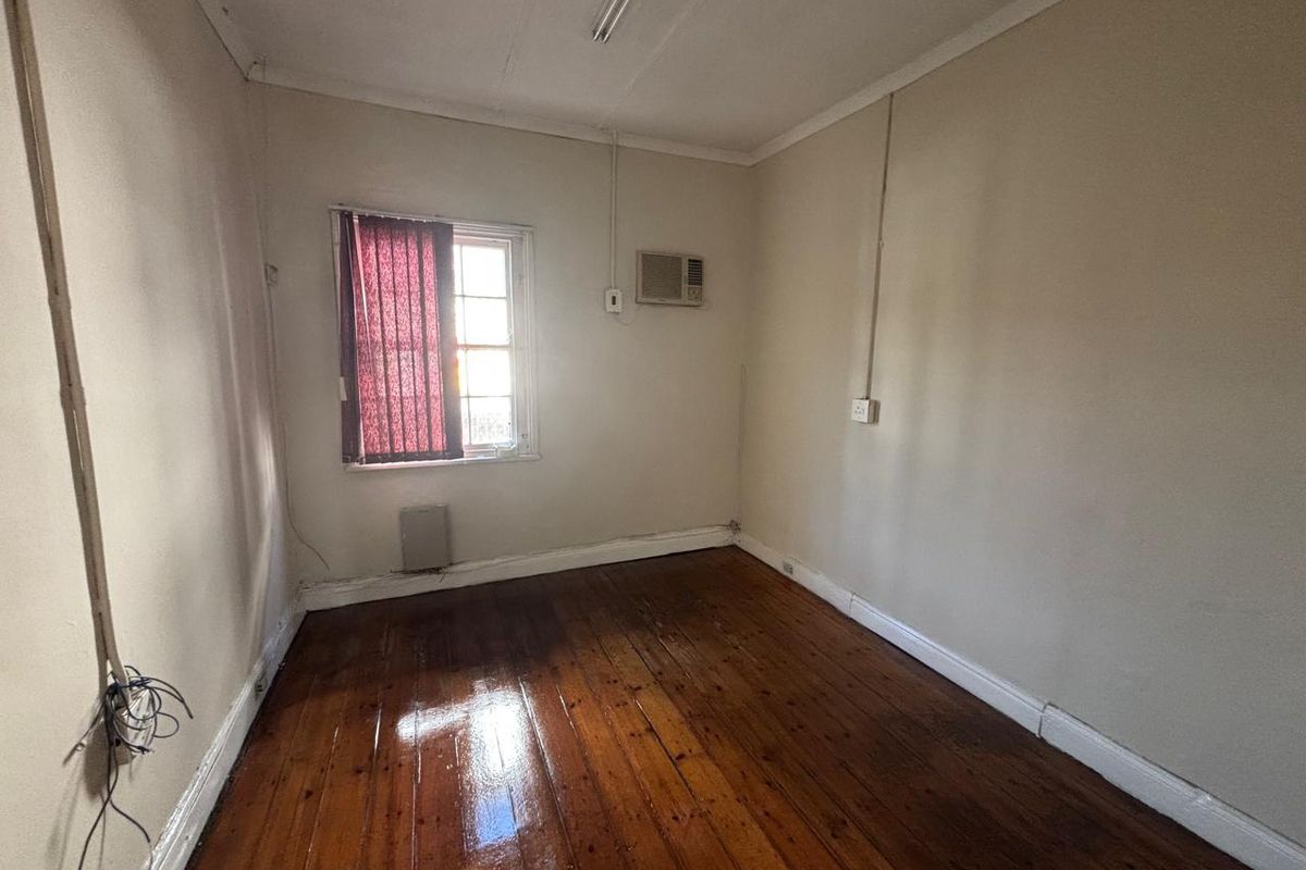 Pietermaritzburg Central 140sqm Office to Rent at R15000-00 per month plus Vat - Photo 3