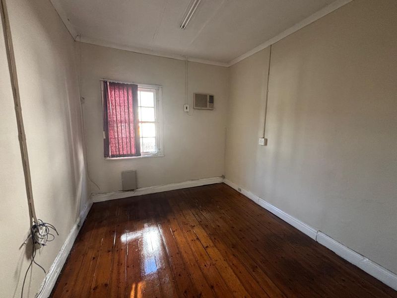 Pietermaritzburg Central 140sqm Office to Rent at R15000-00 per month plus Vat - Photo 3