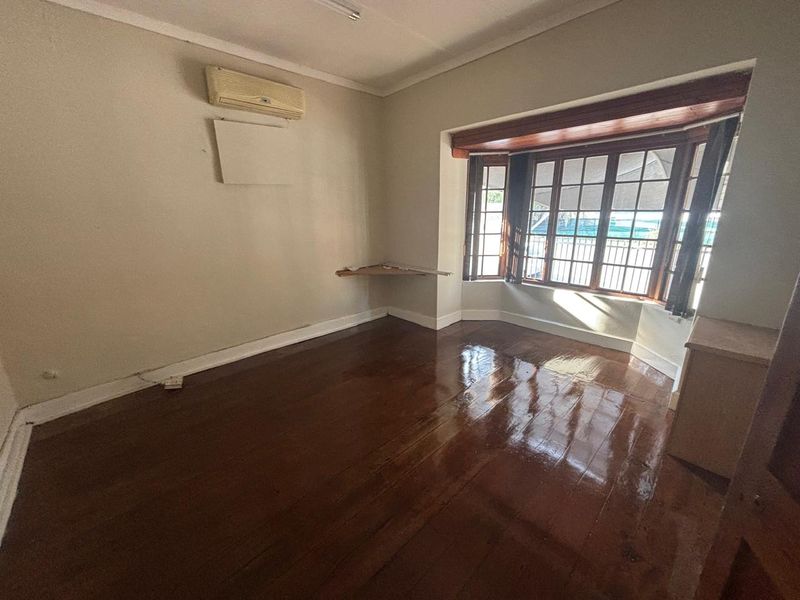 Pietermaritzburg Central 140sqm Office to Rent at R15000-00 per month plus Vat - Photo 5