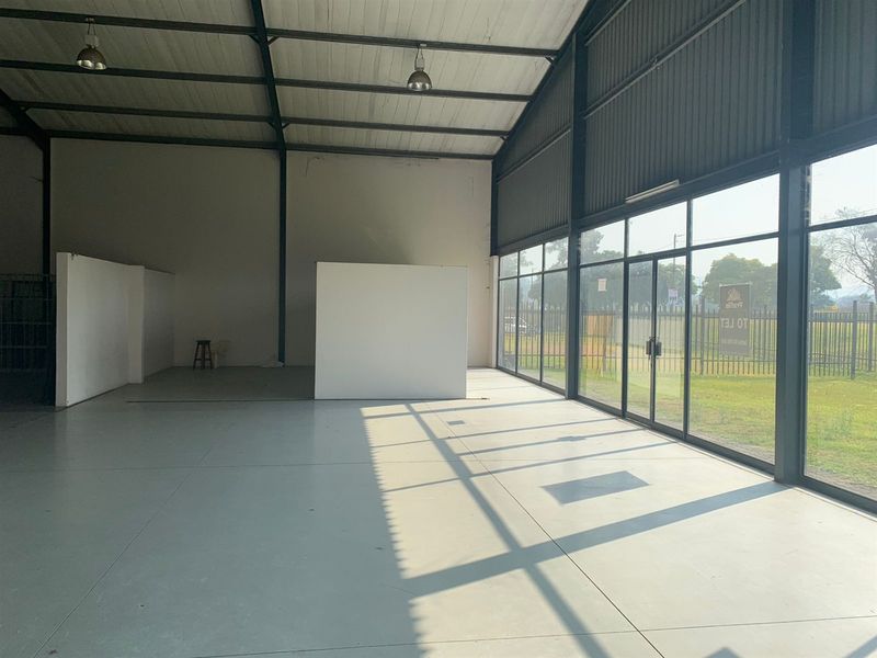 720sqm units at Campsdrift Park - R43200 per mth + Vat - Photo 8