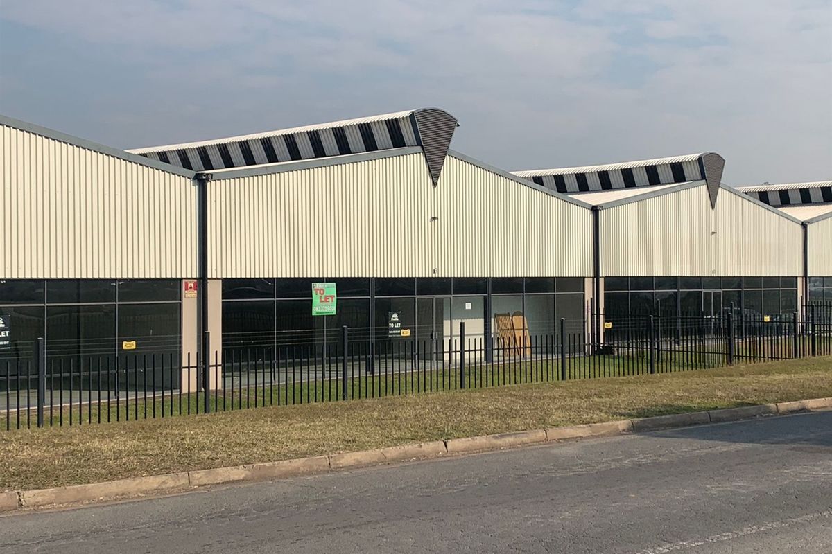 720sqm units at Campsdrift Park - R43200 per mth + Vat - Photo 2