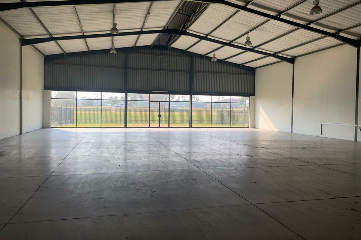 720sqm units at Campsdrift Park - R43200 per mth + Vat - Photo 4