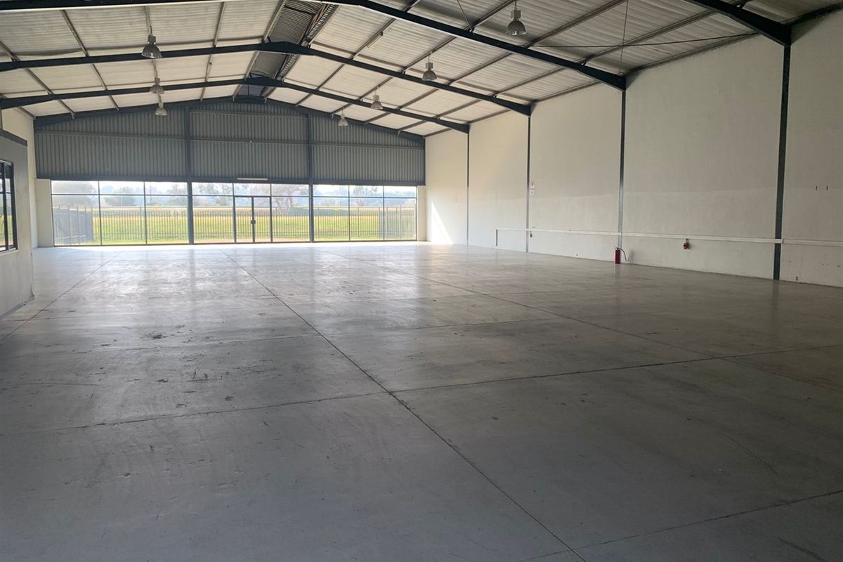 720sqm units at Campsdrift Park - R43200 per mth + Vat - Photo 5