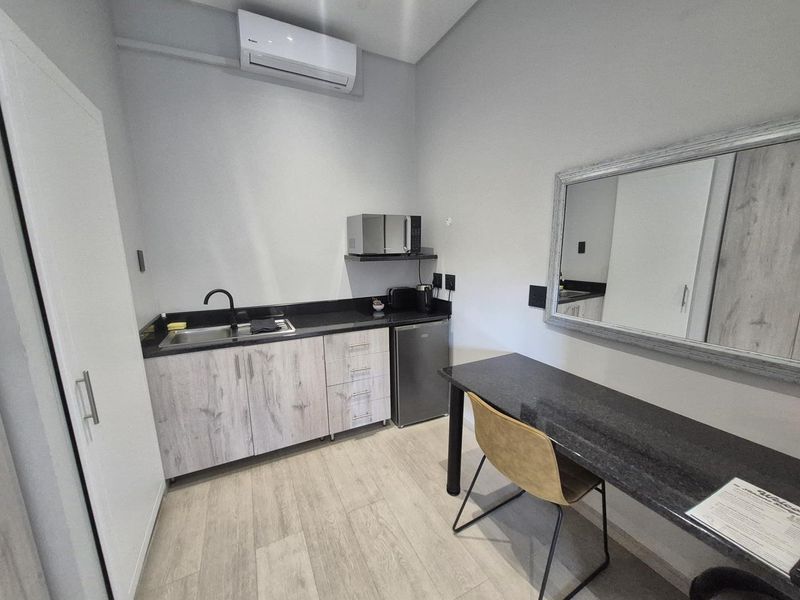 SPACIOUS HOME AND B&B - Photo 10