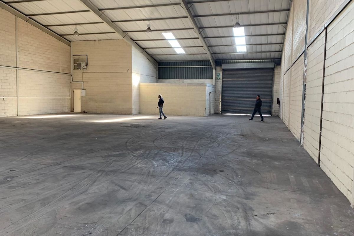 554sqm Factory - For Sale @ R2 250 000 plus Vat, negotiable - Photo 4