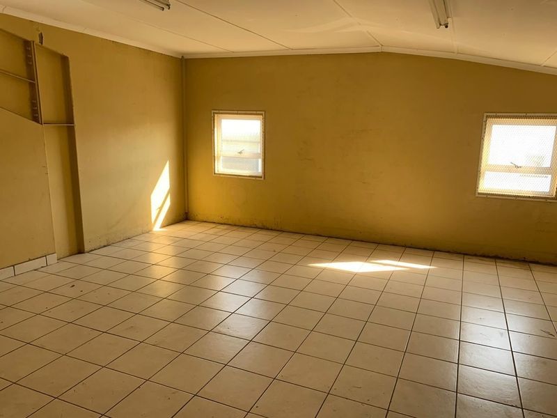 554sqm Factory - For Sale @ R2 250 000 plus Vat, negotiable - Photo 7