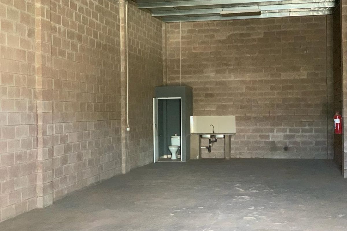 2 x 110sqm Mini Factories adjacent to each other in Pmb Central @ R15000-00 per mth + Vat for both - Photo 4