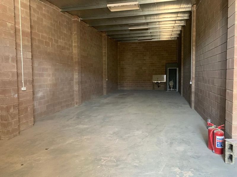 2 x 110sqm Mini Factories adjacent to each other in Pmb Central @ R15000-00 per mth + Vat for both - Photo 6