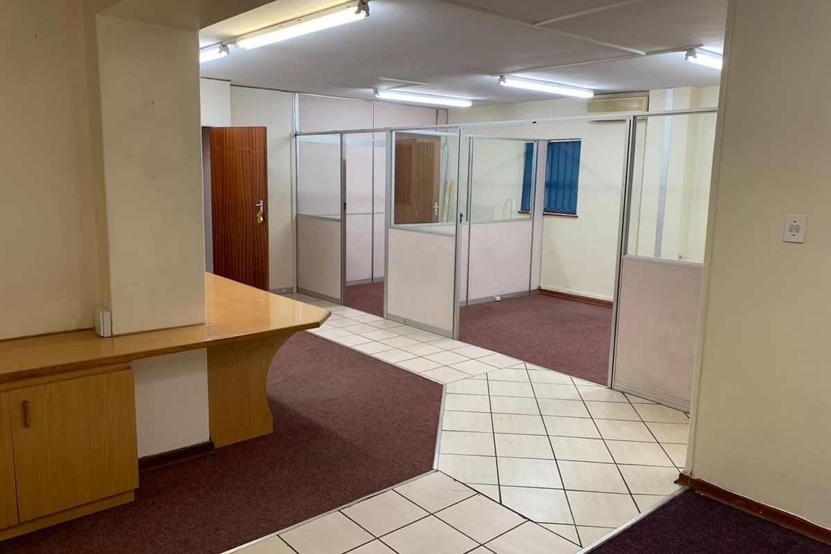 Office Space for Sale in Clarendon @ R1,8 million. No Vat - Photo 5