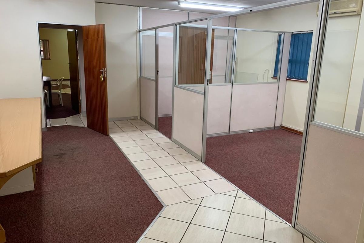 Office Space for Sale in Clarendon @ R1,8 million. No Vat - Photo 3