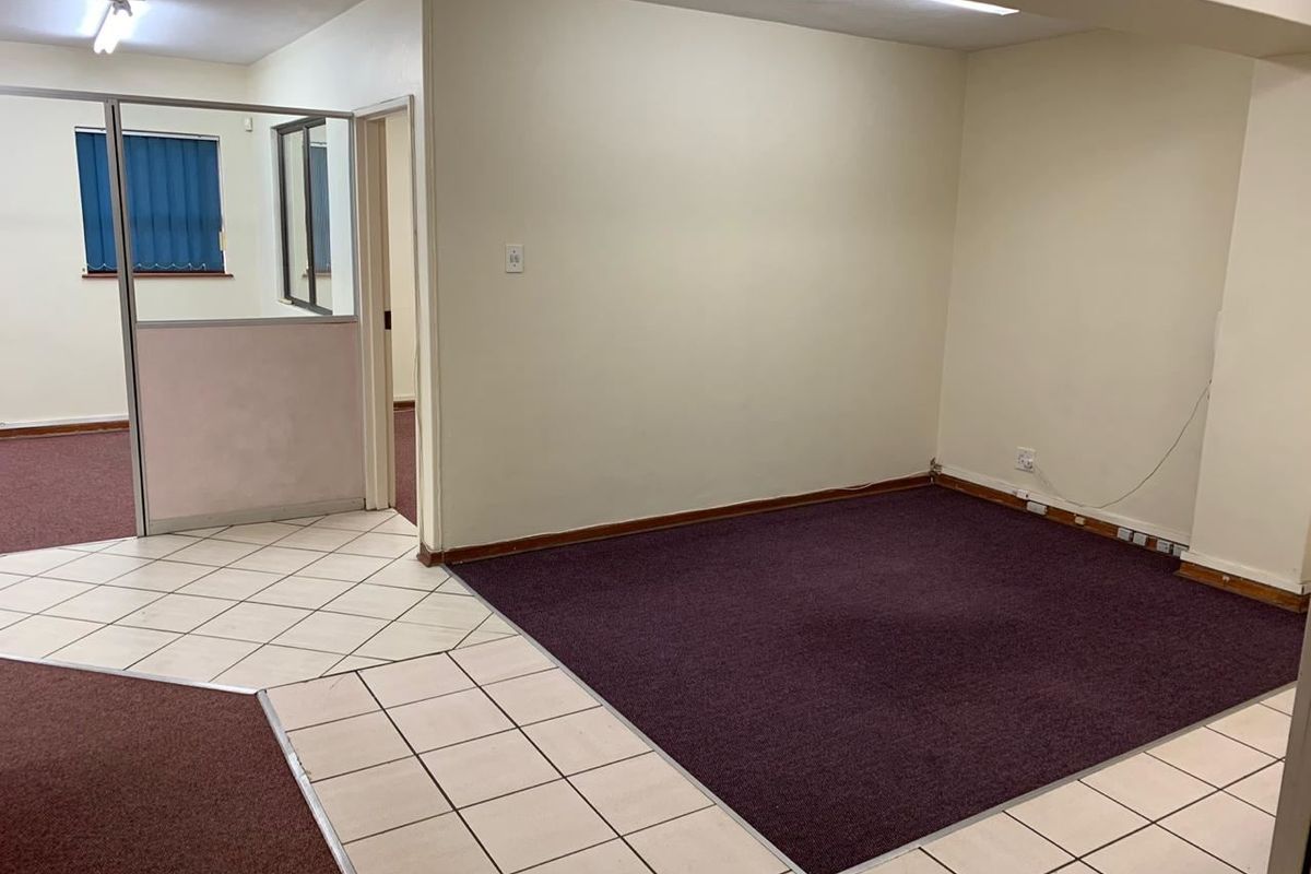 Office Space for Sale in Clarendon @ R1,8 million. No Vat - Photo 4