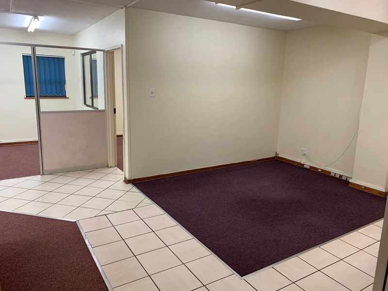 Office Space for Sale in Clarendon @ R1,8 million. No Vat - Photo 4