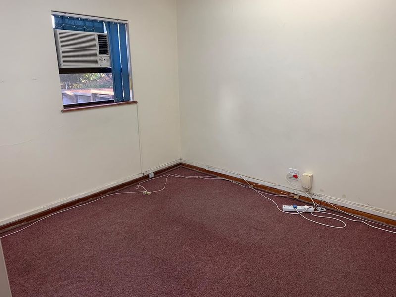 Office Space for Sale in Clarendon @ R1,8 million. No Vat - Photo 9