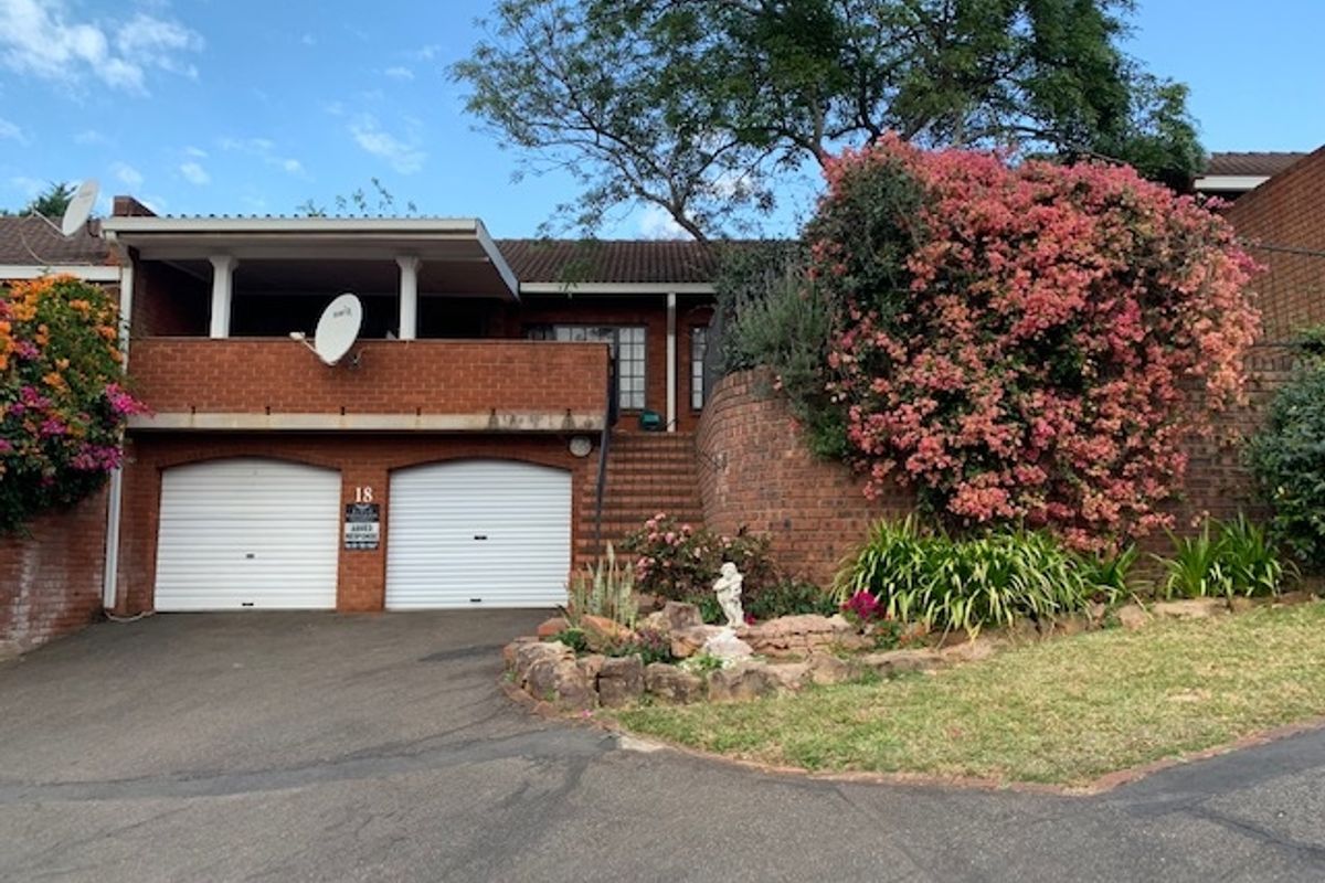 Lovely Townhouse in Montrose - Photo 3