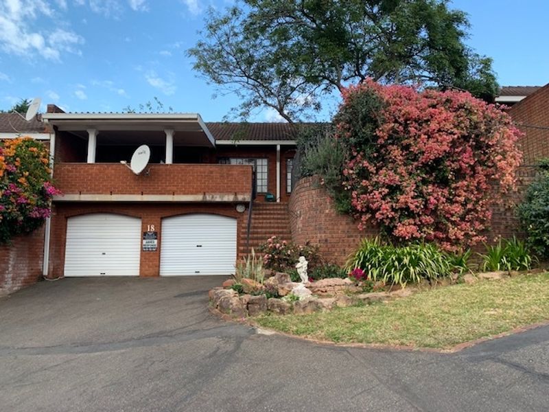 Lovely Townhouse in Montrose - Photo 3