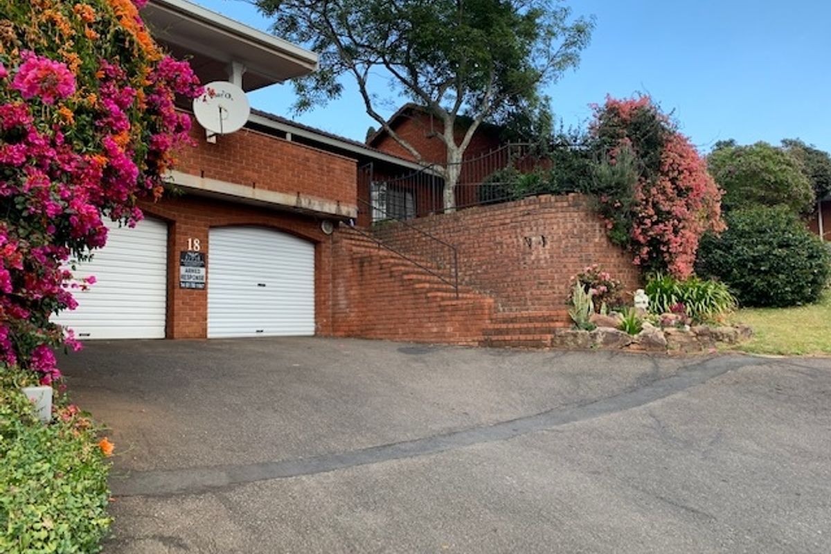 Lovely Townhouse in Montrose - Photo 2