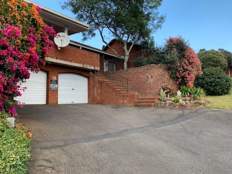 Lovely Townhouse in Montrose - Photo 2