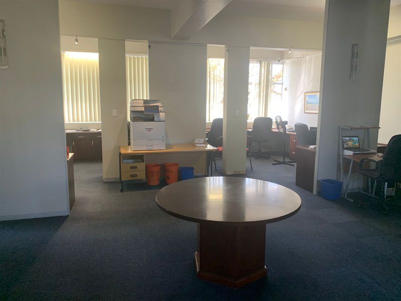 422sqm Office @ Hilltops Office Park - R3, 500 000 plus Vat. All reasonable offers will be considere - Photo 7