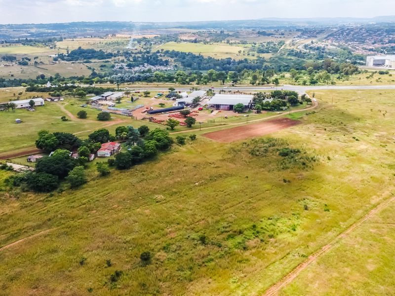 Prime 36ha property  alongside the N14 across the way close to Cradlestone Mall. - Photo 9