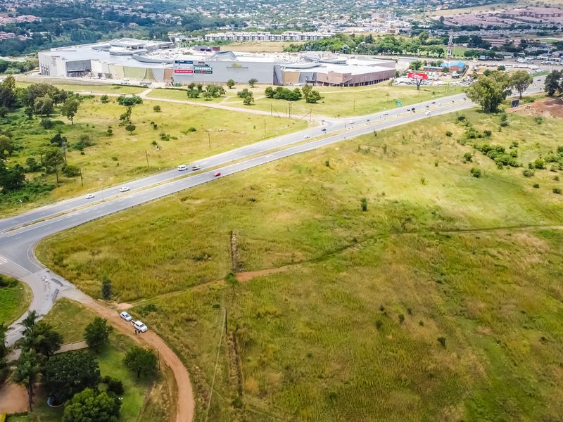 Prime 36ha property  alongside the N14 across the way close to Cradlestone Mall. - Photo 4