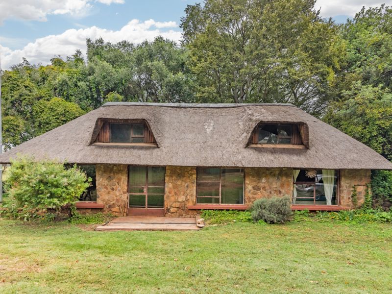 21 ha plot located in a secure wildlife protected nature reserve on the border of Lanseria - Photo 5