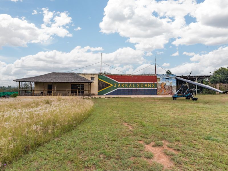 21 ha plot located in a secure wildlife protected nature reserve on the border of Lanseria - Photo 2