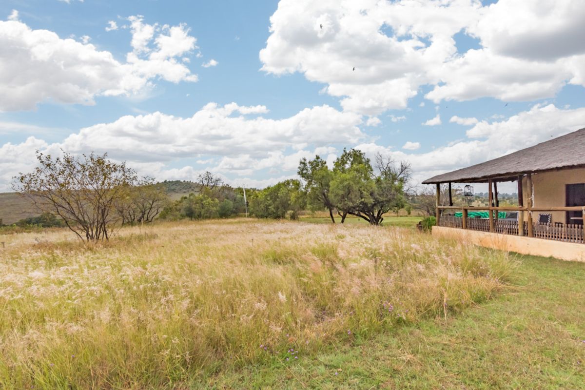 21 ha plot located in a secure wildlife protected nature reserve on the border of Lanseria - Photo 4