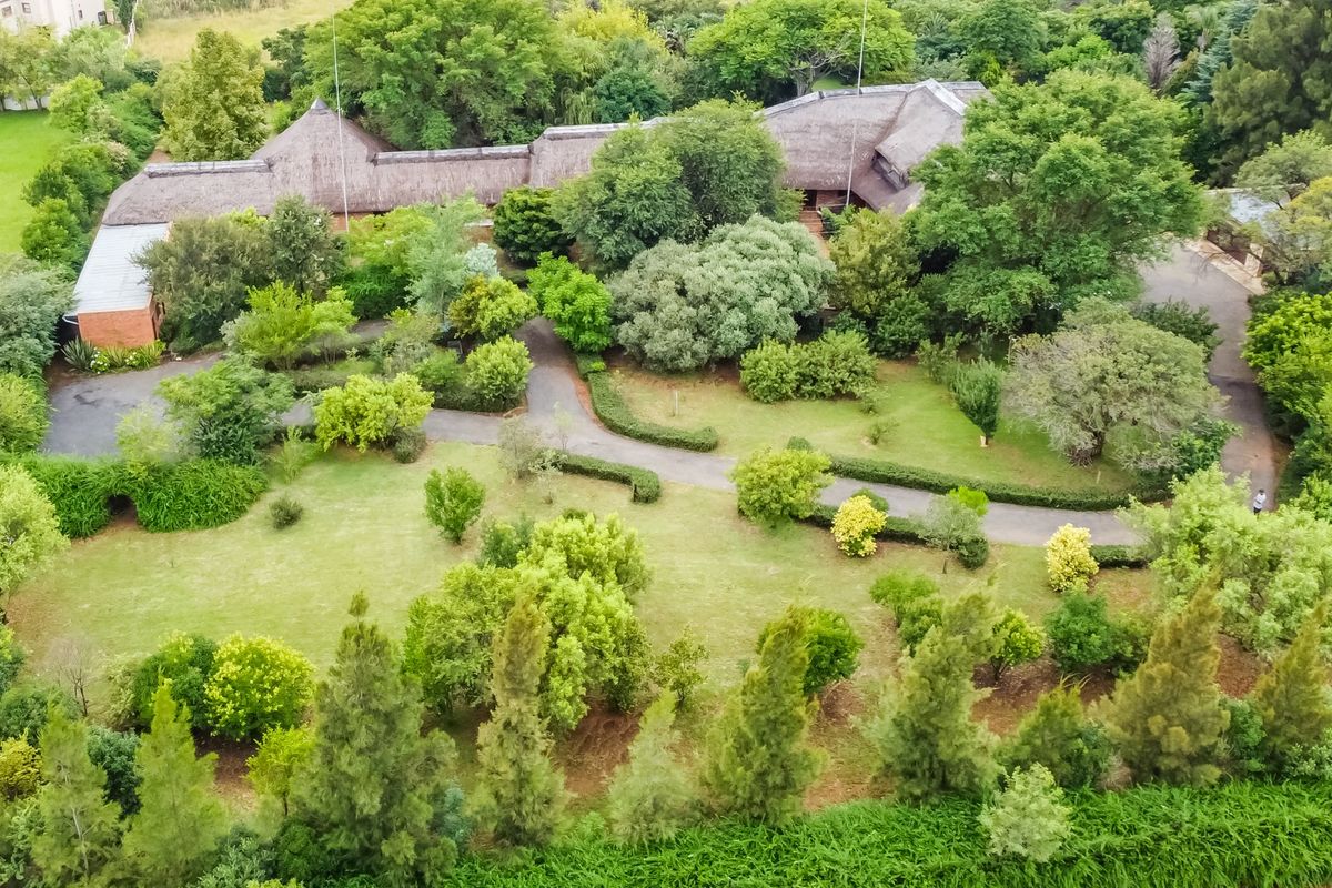 Prime property with existing rights for a guesthouse off Hole in One in Ruimsig for sale! - Photo 3