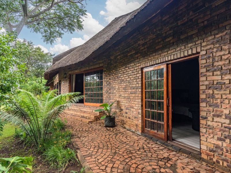 Prime property with existing rights for a guesthouse off Hole in One in Ruimsig for sale! - Photo 8