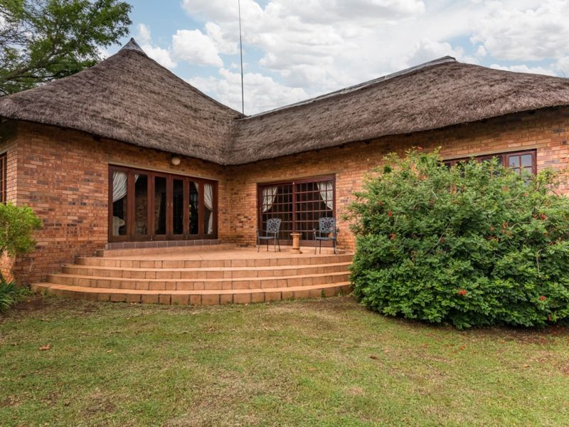 Prime property with existing rights for a guesthouse off Hole in One in Ruimsig for sale! - Photo 7